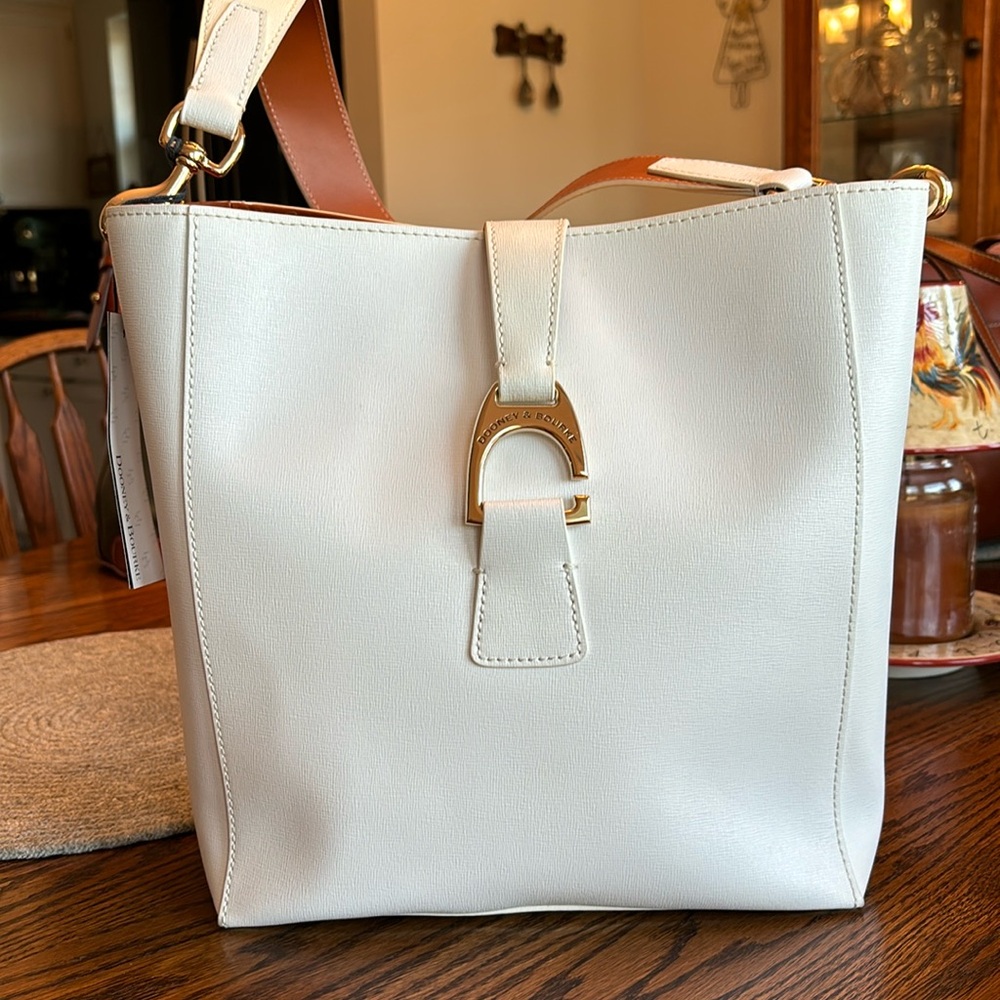 Dooney and Bourke tote